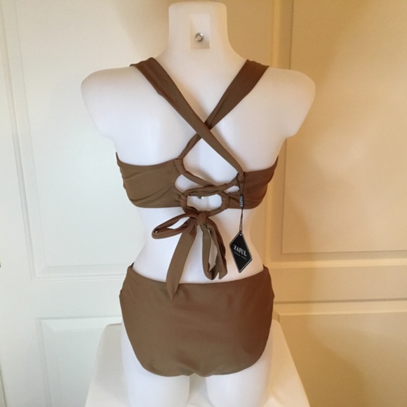 Women’s High Cut Bikini Set - Picture 3 of 6